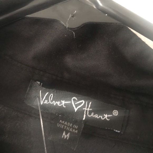 Black blouse - Picture 2 of 3